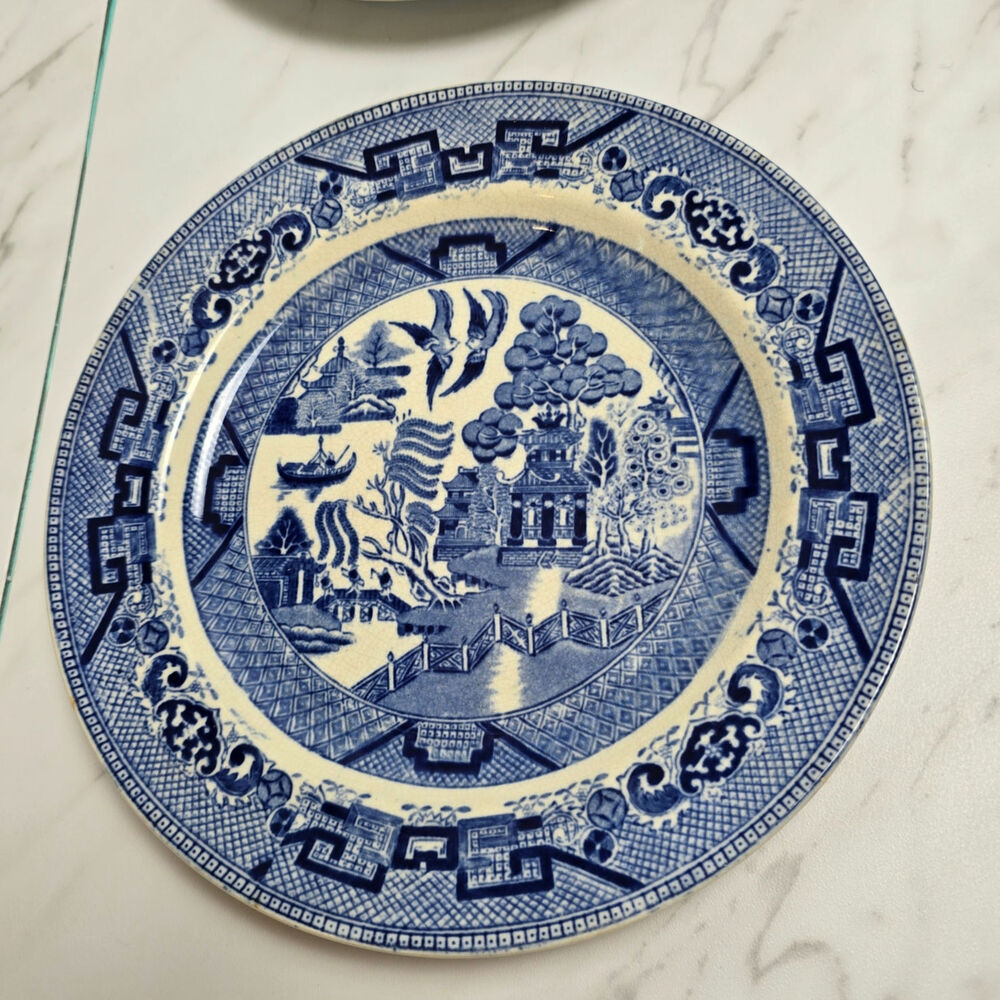 1920 Ridgeway Blue Willow England 9inch plate set of 2